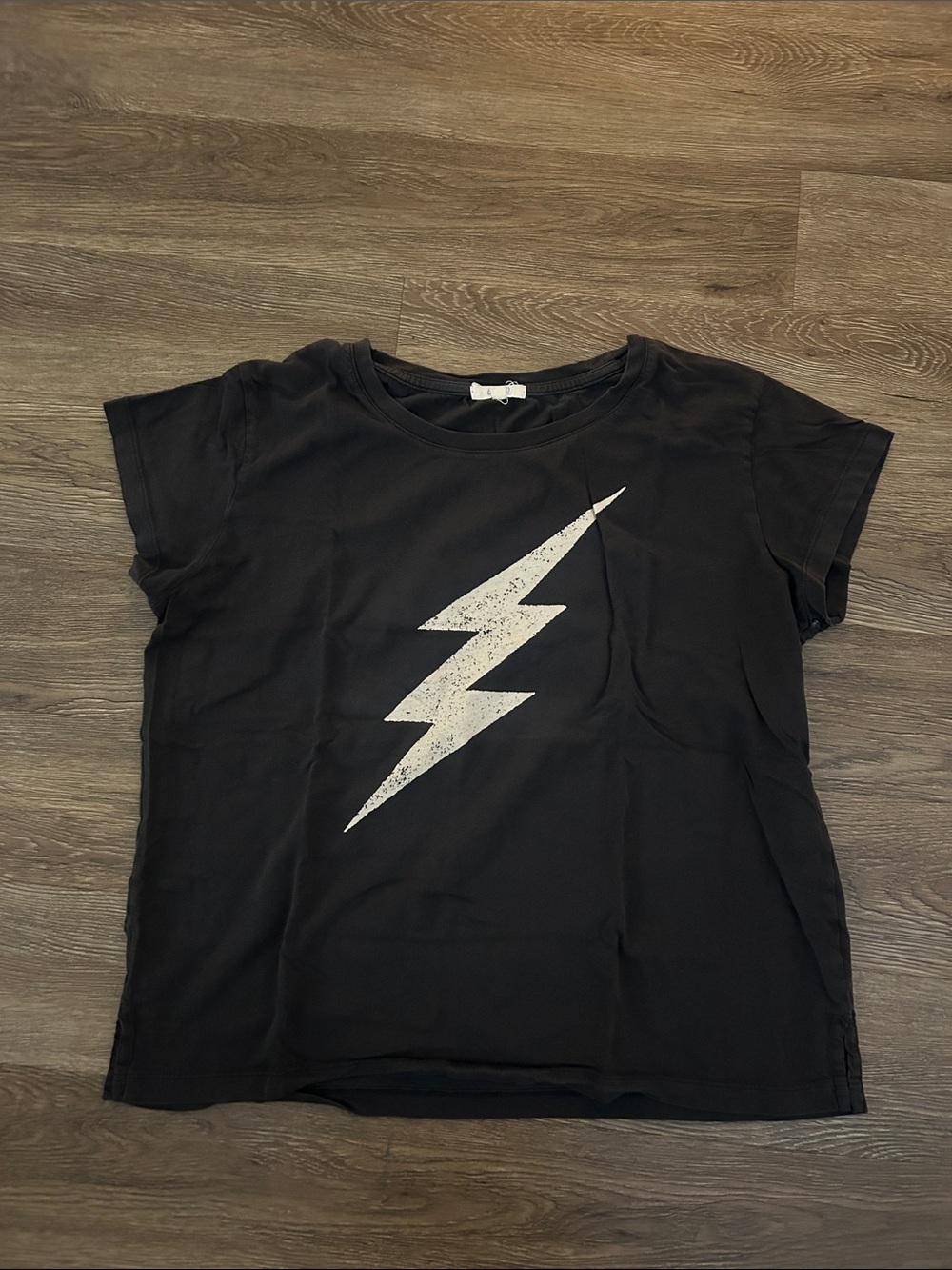 Leallo Black Graphic Lightning Bolt Tee size small